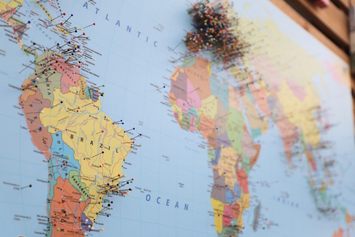 Carte du monde symbolisant les projets multi-pays